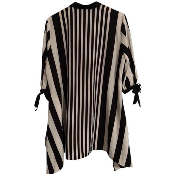 NYGARD Women’s Black & White 3/4 Sleeve Blouse Size‎ Petite Medium - Picture 2 of 5